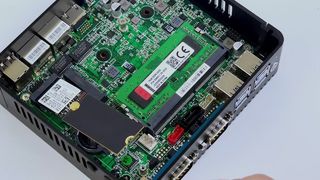 X30G Intel J6412 Mini PC industrial com 2 LAN 2 COM